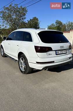 Позашляховик / Кросовер Audi Q7 2013 в 