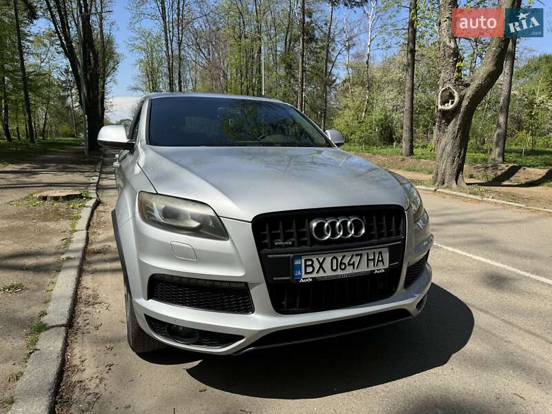 Внедорожник / Кроссовер Audi Q7 2013 в Черновцах