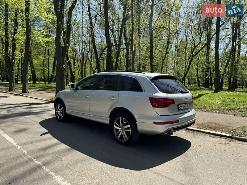 Внедорожник / Кроссовер Audi Q7 2013 в Черновцах