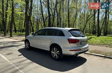 Внедорожник / Кроссовер Audi Q7 2013 в 