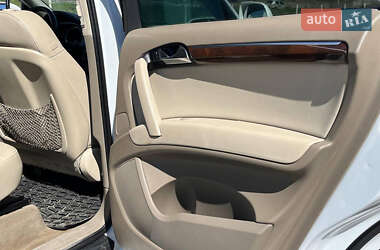 Позашляховик / Кросовер Audi Q7 2012 в 