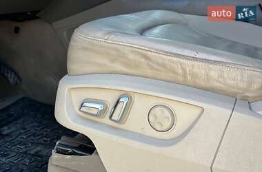 Позашляховик / Кросовер Audi Q7 2012 в 