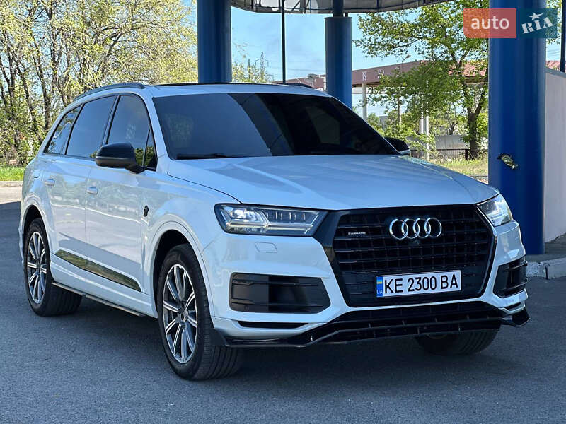 Внедорожник / Кроссовер Audi Q7 2016 в Днепре
