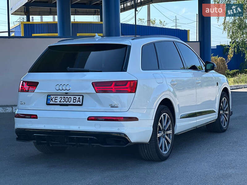 Внедорожник / Кроссовер Audi Q7 2016 в Днепре