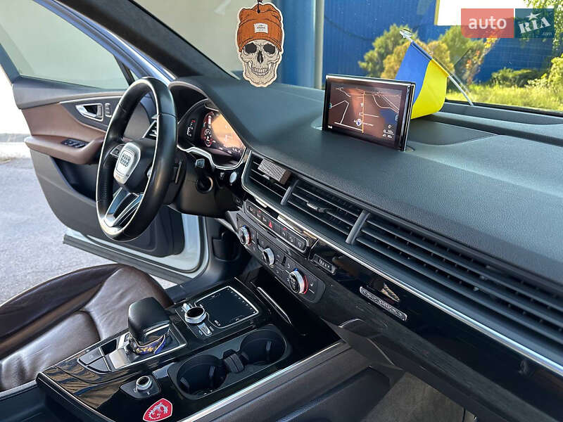 Внедорожник / Кроссовер Audi Q7 2016 в Днепре
