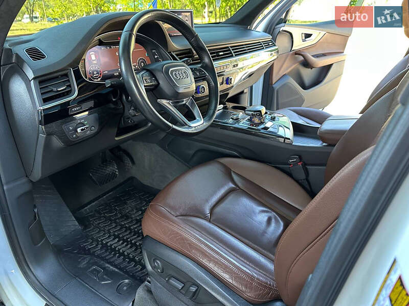 Внедорожник / Кроссовер Audi Q7 2016 в Днепре
