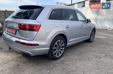 Внедорожник / Кроссовер Audi Q7 2017 в 