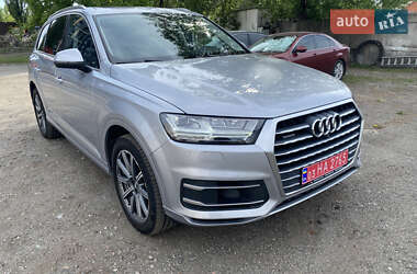 Внедорожник / Кроссовер Audi Q7 2017 в 