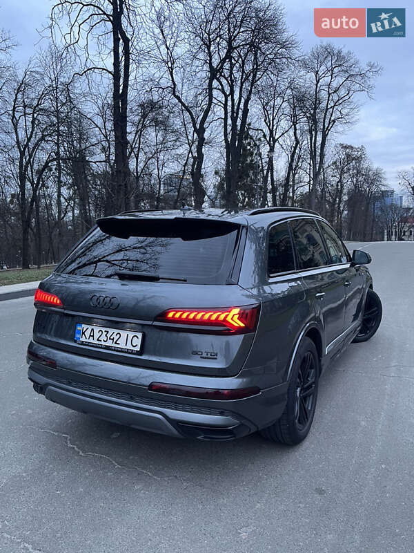 Внедорожник / Кроссовер Audi Q7 2022 в Киеве