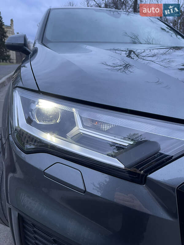 Внедорожник / Кроссовер Audi Q7 2022 в Киеве