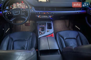 Внедорожник / Кроссовер Audi Q7 2016 в 