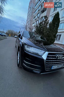 Позашляховик / Кросовер Audi Q7 2016 в 