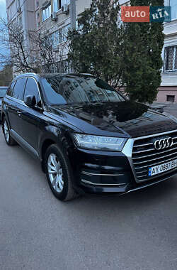 Позашляховик / Кросовер Audi Q7 2016 в 