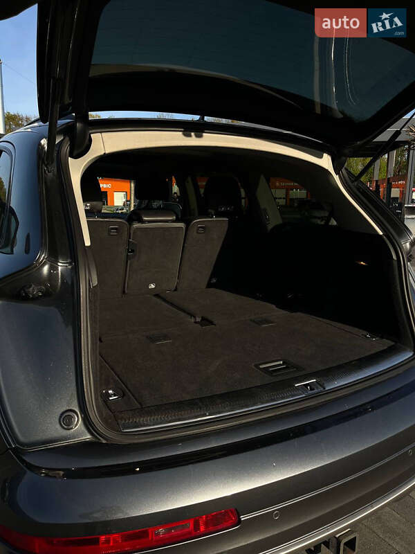 Внедорожник / Кроссовер Audi Q7 2015 в Луцке