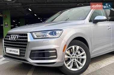 Внедорожник / Кроссовер Audi Q7 2016 в 