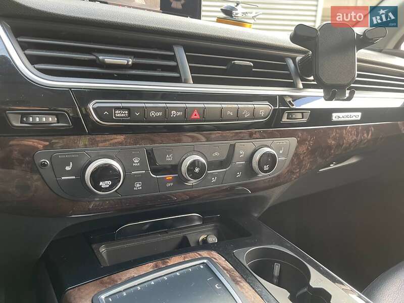 Позашляховик / Кросовер Audi Q7 2016 в Києві