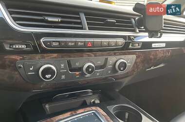 Внедорожник / Кроссовер Audi Q7 2016 в 