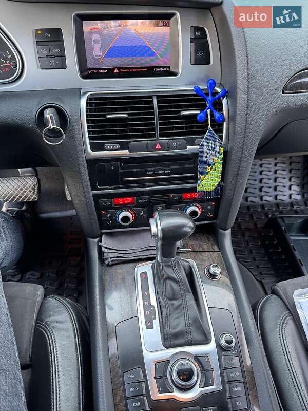 Позашляховик / Кросовер Audi Q7 2013 в Києві