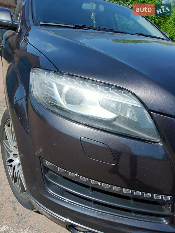 Позашляховик / Кросовер Audi Q7 2013 в Києві