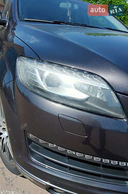 Внедорожник / Кроссовер Audi Q7 2013 в 