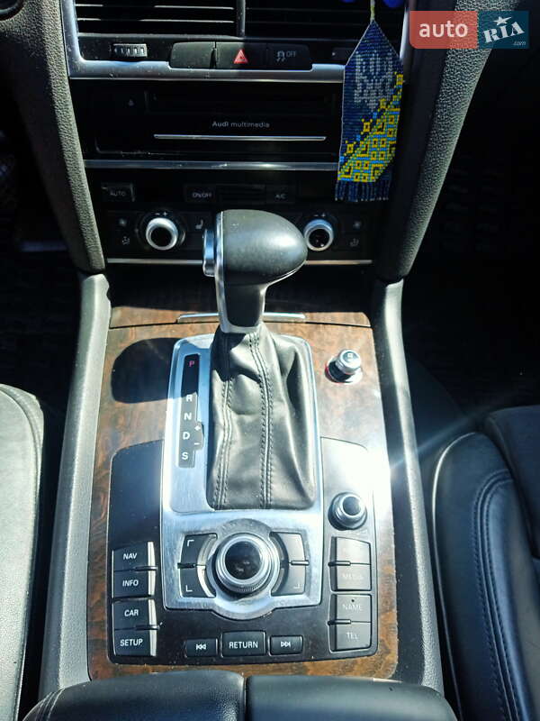 Позашляховик / Кросовер Audi Q7 2013 в Києві
