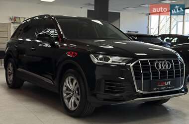 Внедорожник / Кроссовер Audi Q7 2020 в 