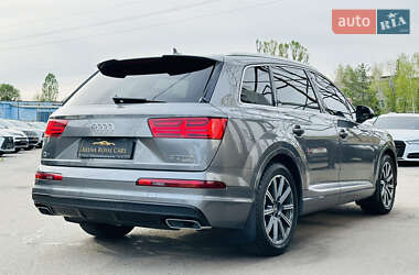 Внедорожник / Кроссовер Audi Q7 2016 в 