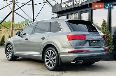 Внедорожник / Кроссовер Audi Q7 2016 в 