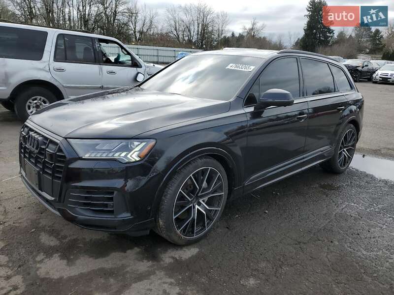 Внедорожник / Кроссовер Audi Q7 2020 в 