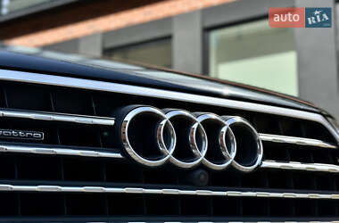 Внедорожник / Кроссовер Audi Q7 2017 в 