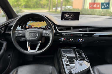 Внедорожник / Кроссовер Audi Q7 2017 в 