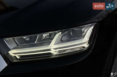 Позашляховик / Кросовер Audi Q7 2015 в 