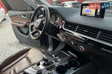 Позашляховик / Кросовер Audi Q7 2015 в 
