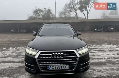 Позашляховик / Кросовер Audi Q7 2015 в 