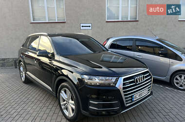 Позашляховик / Кросовер Audi Q7 2015 в 