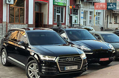 Позашляховик / Кросовер Audi Q7 2015 в 