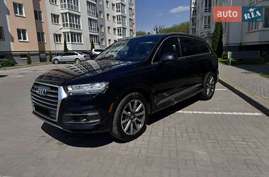 Внедорожник / Кроссовер Audi Q7 2016 в 