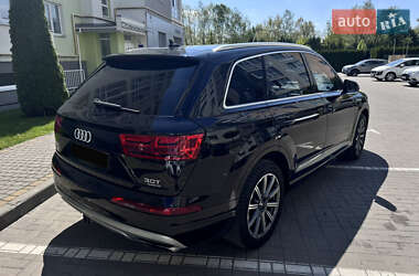 Внедорожник / Кроссовер Audi Q7 2016 в 