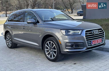 Внедорожник / Кроссовер Audi Q7 2016 в 