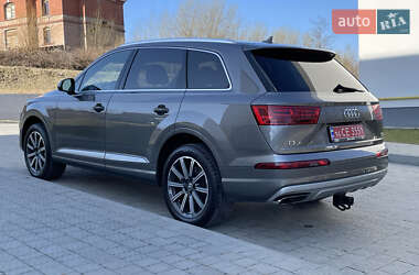 Внедорожник / Кроссовер Audi Q7 2016 в 