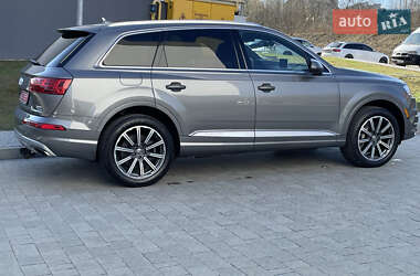 Внедорожник / Кроссовер Audi Q7 2016 в 
