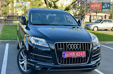 Внедорожник / Кроссовер Audi Q7 2015 в 