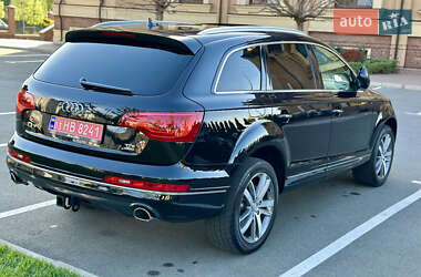 Внедорожник / Кроссовер Audi Q7 2015 в 