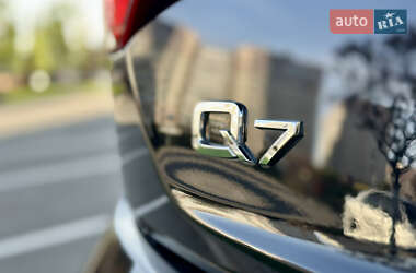 Внедорожник / Кроссовер Audi Q7 2015 в 