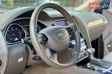 Внедорожник / Кроссовер Audi Q7 2015 в 