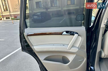 Внедорожник / Кроссовер Audi Q7 2015 в 