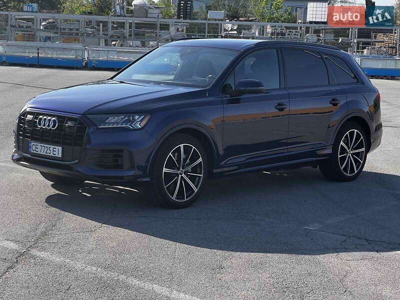 Позашляховик / Кросовер Audi Q7 2020 в Чернівцях
