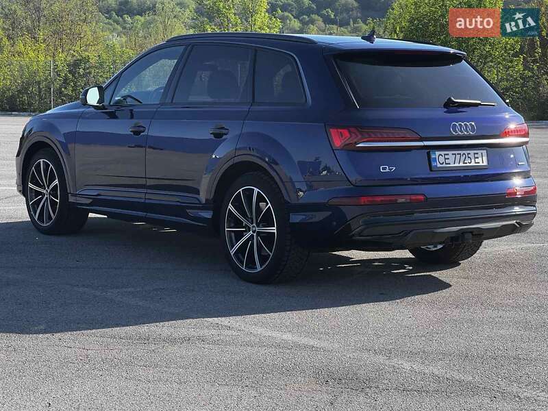 Позашляховик / Кросовер Audi Q7 2020 в Чернівцях