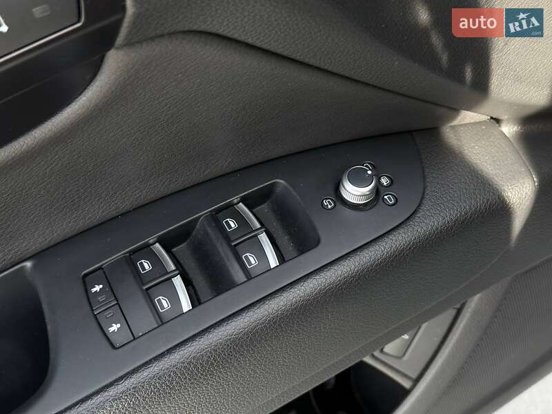 Внедорожник / Кроссовер Audi Q7 2015 в Ровно