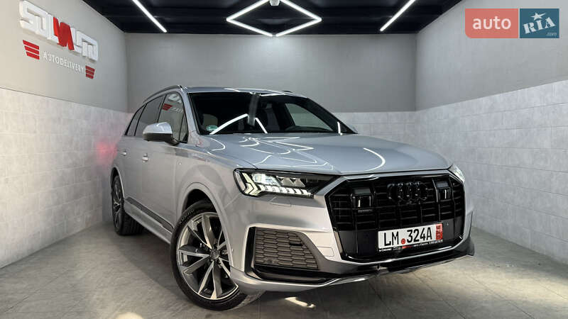 Позашляховик / Кросовер Audi Q7 2020 в Сваляві